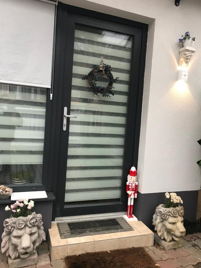 Greatforest Rosehill 2 Apartman -Bmw- ديبريتْسين المظهر الخارجي الصورة
