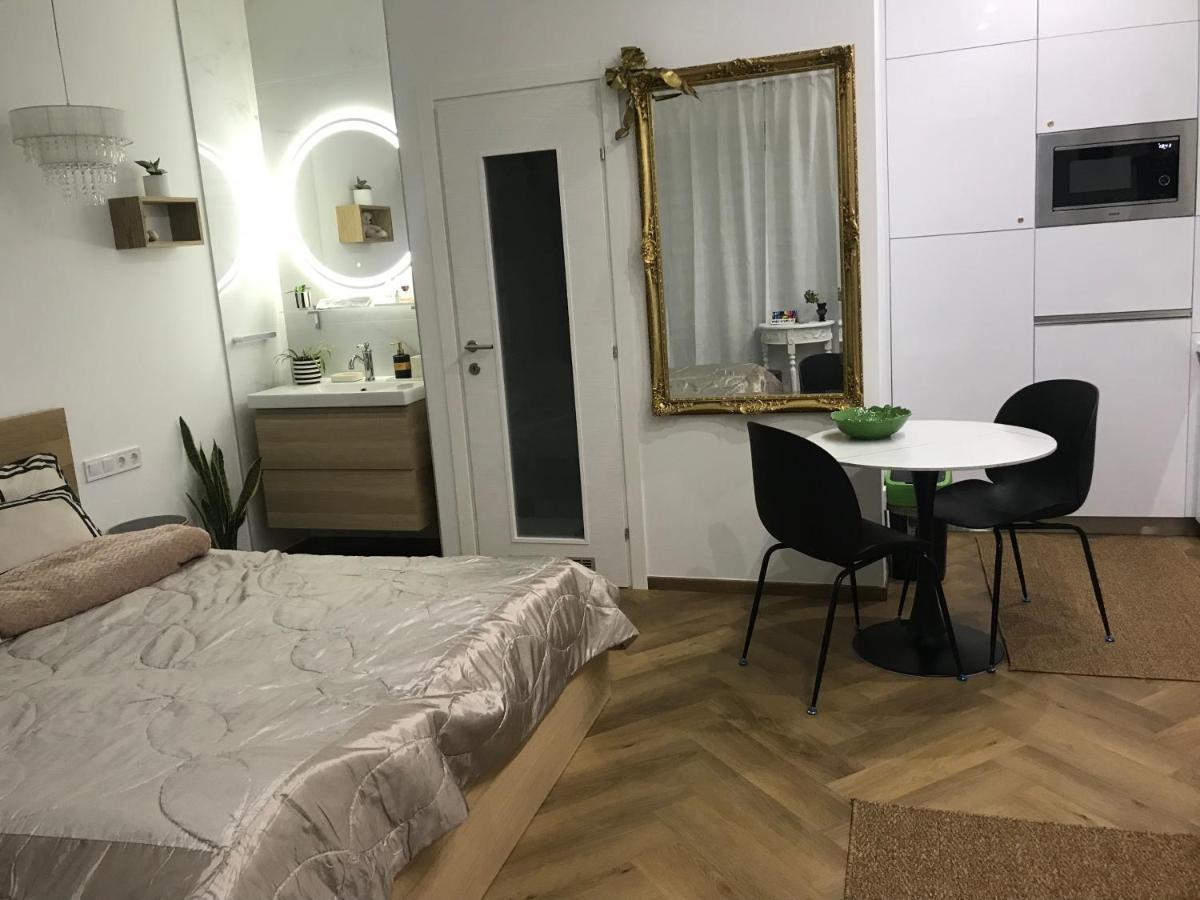 Greatforest Rosehill 2 Apartman -Bmw- ديبريتْسين المظهر الخارجي الصورة